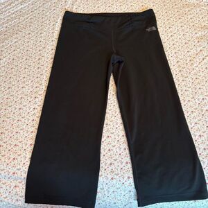 The North Face Women's Black capri  Leggings